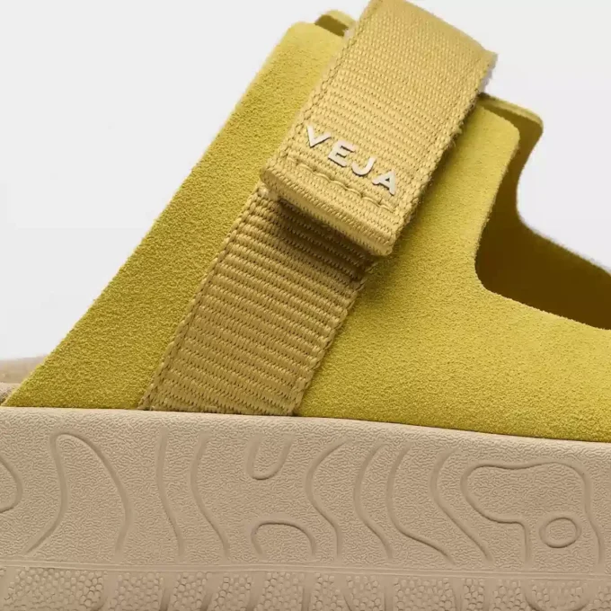 Arpoador Suede Liquor Ocre