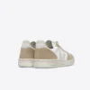 Cuero V-10 blanco natural Sahara