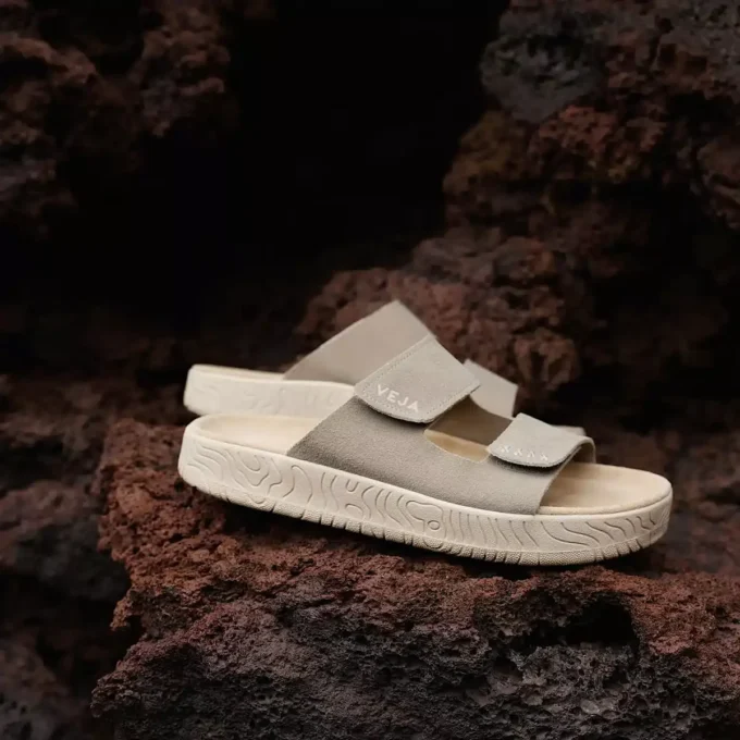 Etna Suede Taupe Almond