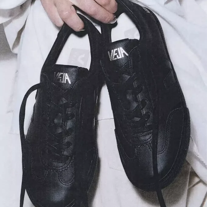 Volley Signature Leather Full Black Volley Signature Leather Full Black